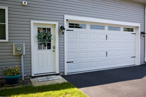24/7 Emergency Garage Door Panel Replacement experts in Broken Bow, NE